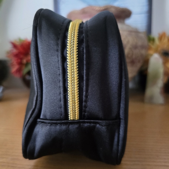 Dolce & Gabbana Parums Cosmetic bag with Mirror. NWOT - Picture 4 of 9